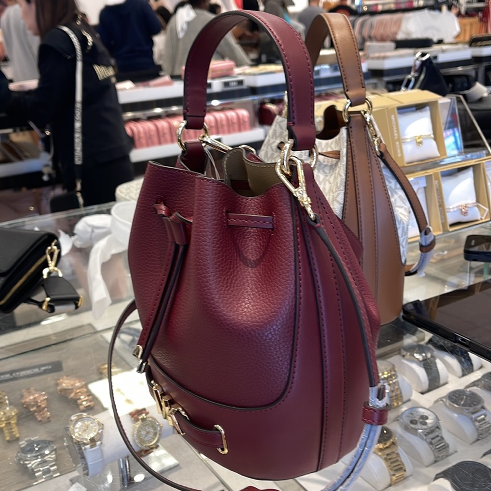 MICHAEL KORS 
Reed Medium Pebbled Leather Bucket Bag
Dark Cherry 
NWT - Picture 3 of 16